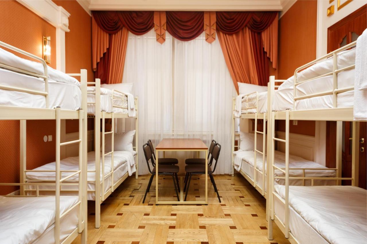 Hostel Suputnyk Lviv Exterior photo