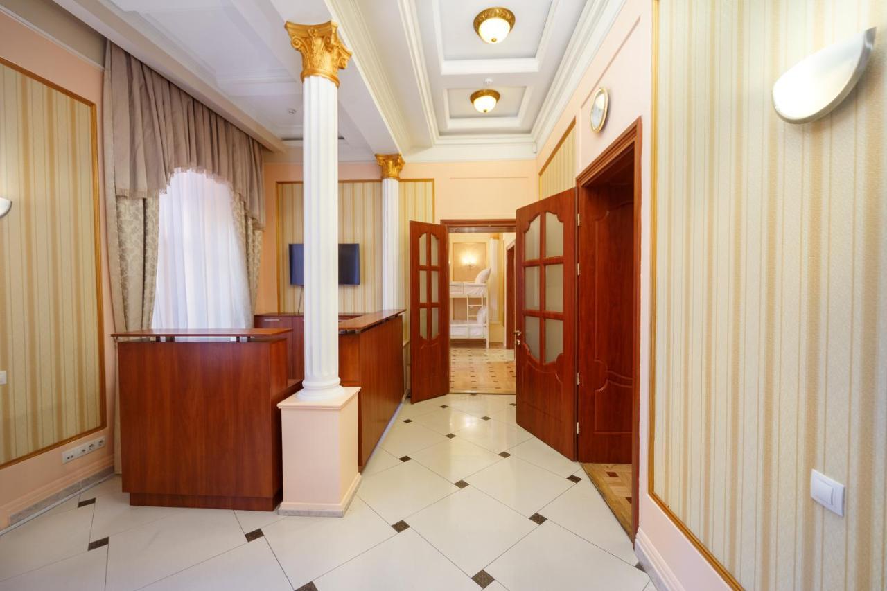 Hostel Suputnyk Lviv Exterior photo