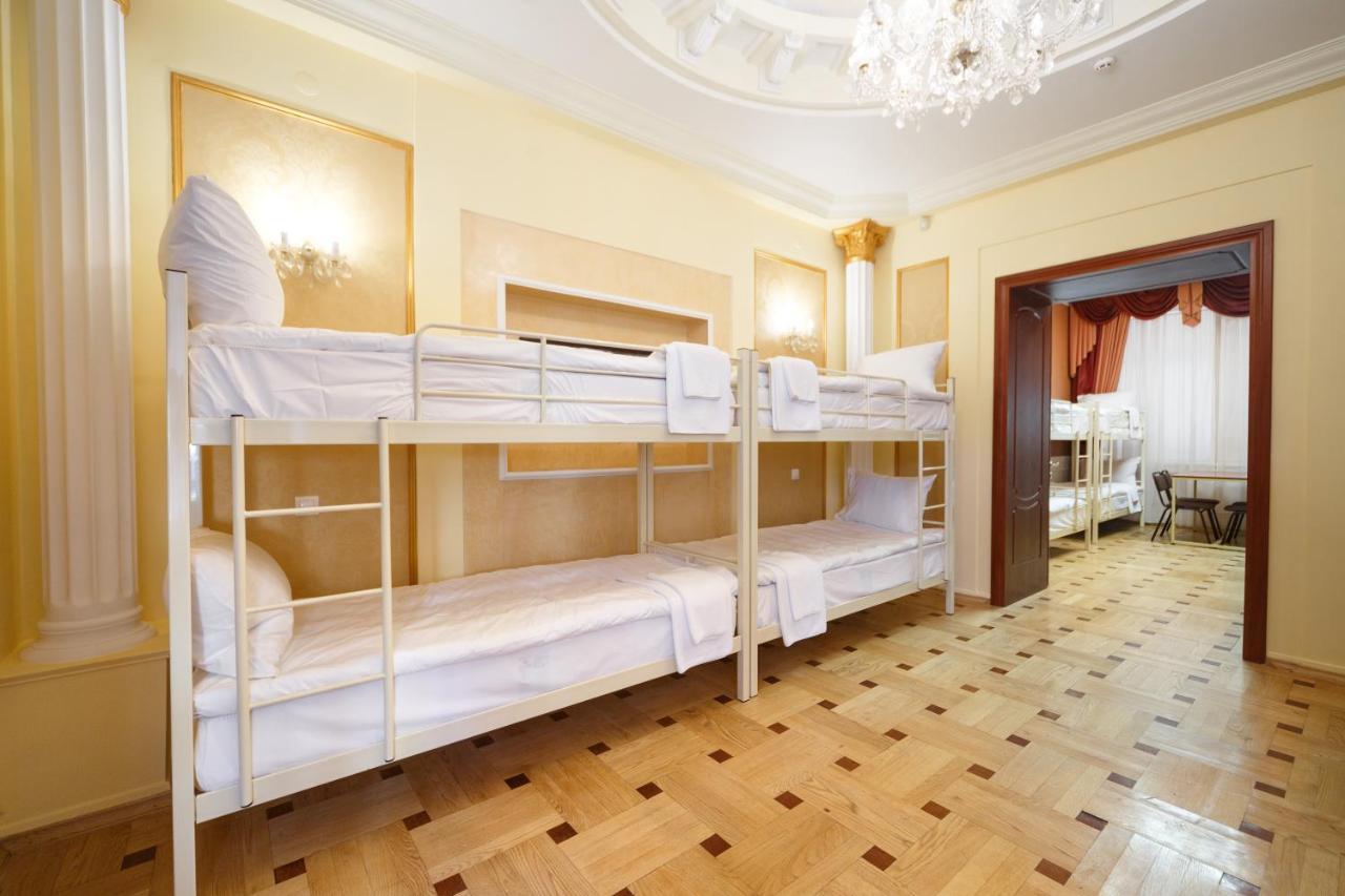 Hostel Suputnyk Lviv Exterior photo