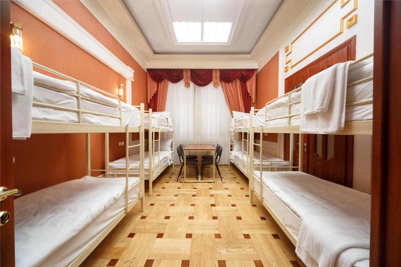 Hostel Suputnyk Lviv Exterior photo