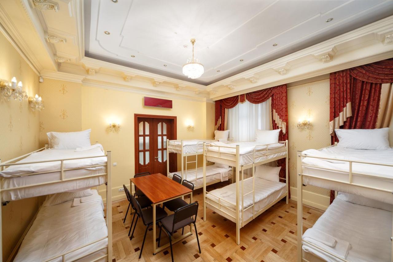 Hostel Suputnyk Lviv Exterior photo