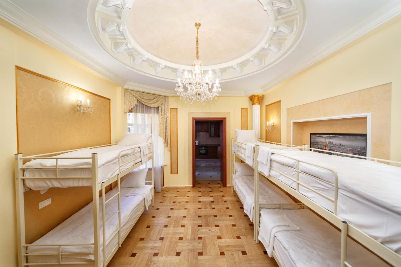 Hostel Suputnyk Lviv Exterior photo