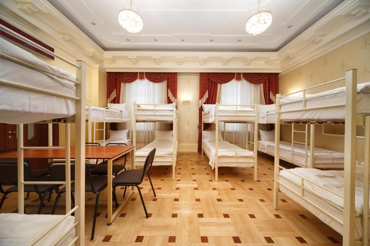 Hostel Suputnyk Lviv Exterior photo