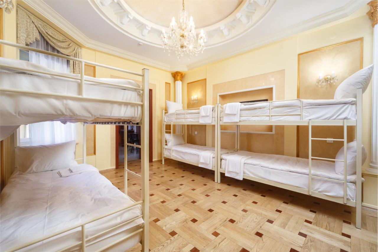 Hostel Suputnyk Lviv Exterior photo